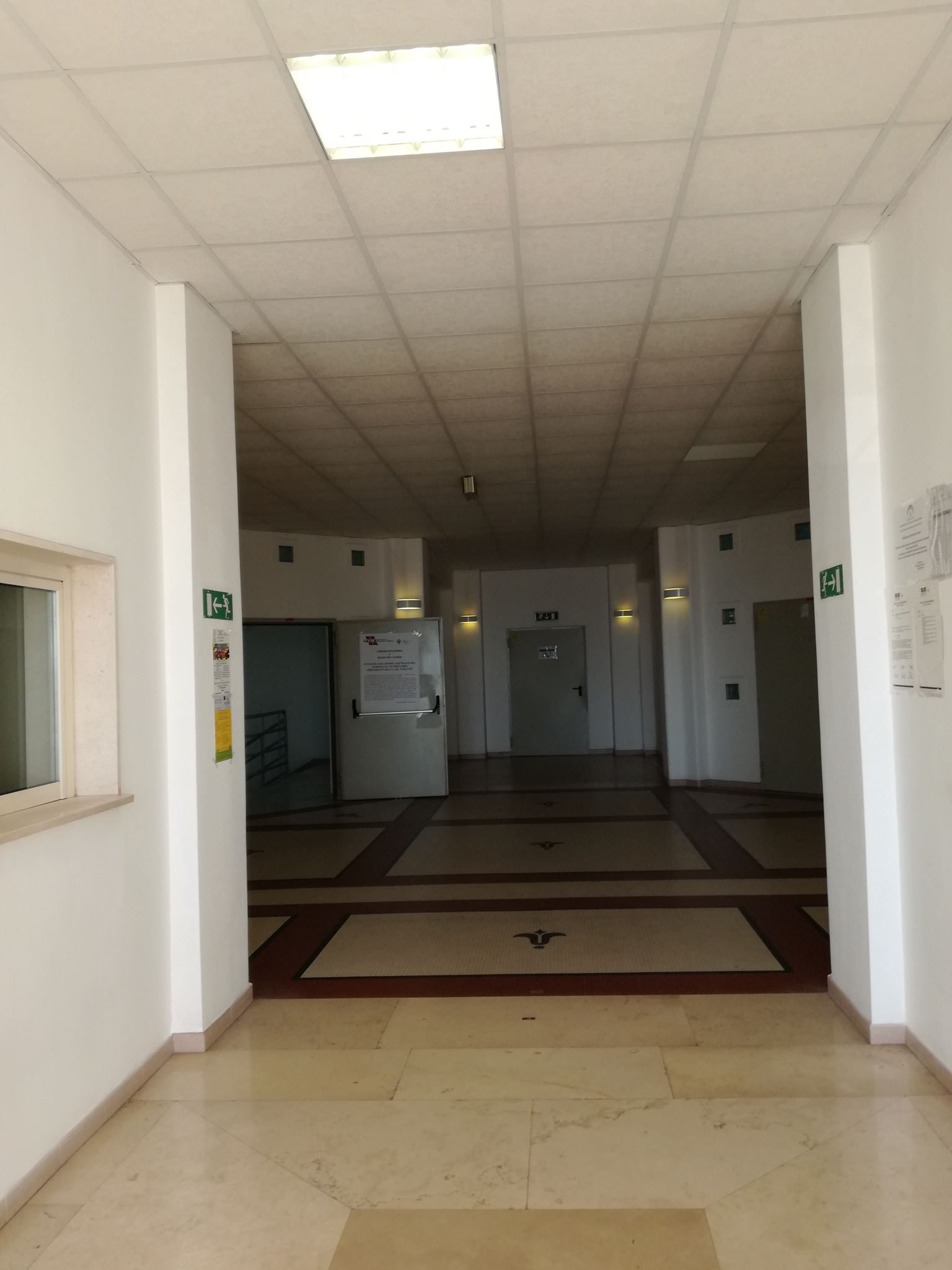 Ospedale%20Testa%20corridoio.jpg